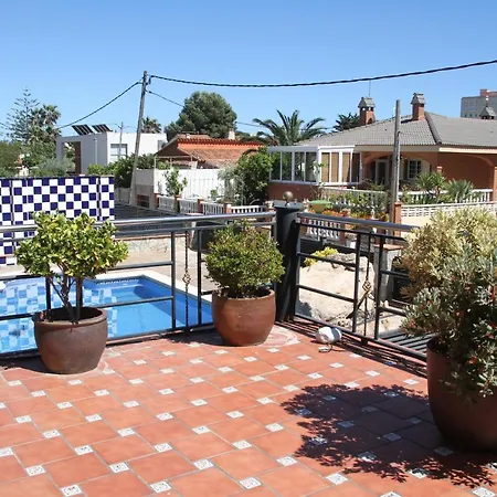 Con Piscina Privada En Zona Tranquila De *
