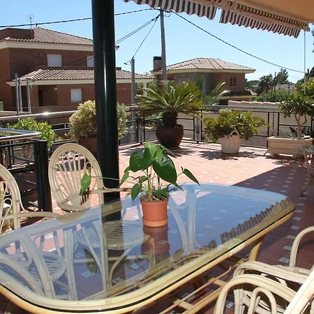 Con Piscina Privada En Zona Tranquila De *